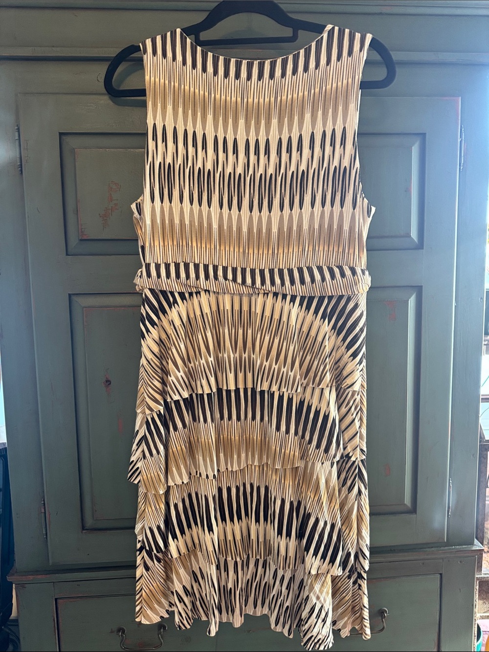 Cute New York & Company Black/Cream/Brwn Sleeveless Faux-Wrap Dress Tiered Skirt - Picture 3 of 8